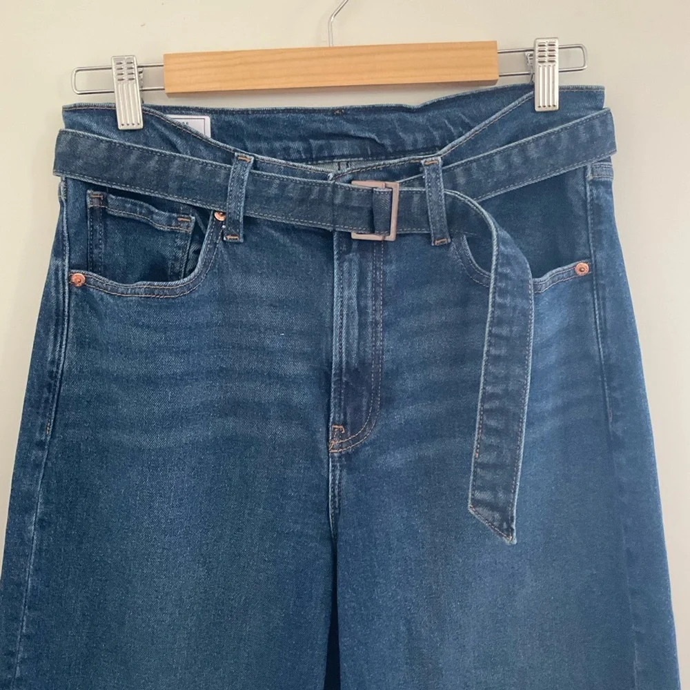 GAP High Rise Stride Belted Wide-Leg Jeans
